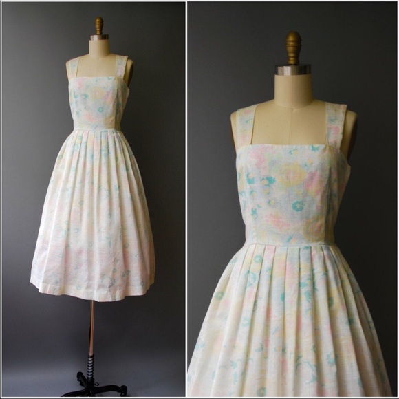 Dresses & Skirts - Vintage 1970s Floral Midi Dress